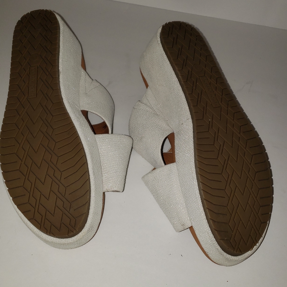 Shoes - Picture 2 of 3